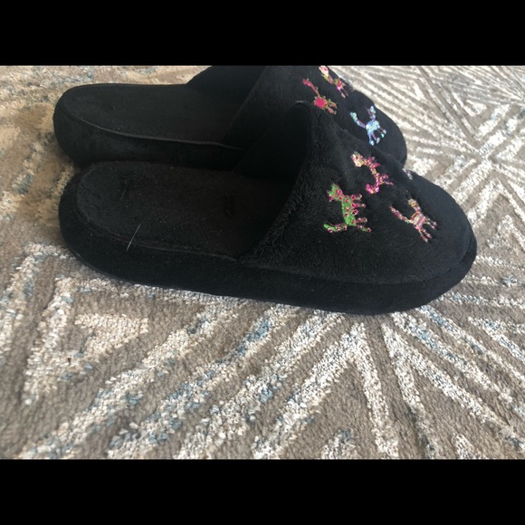 Slippers - Picture 3 of 5